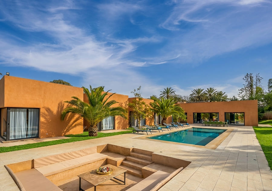 bestspot-stuning-6-bedrooms-villa-garden-et-pool-img1
